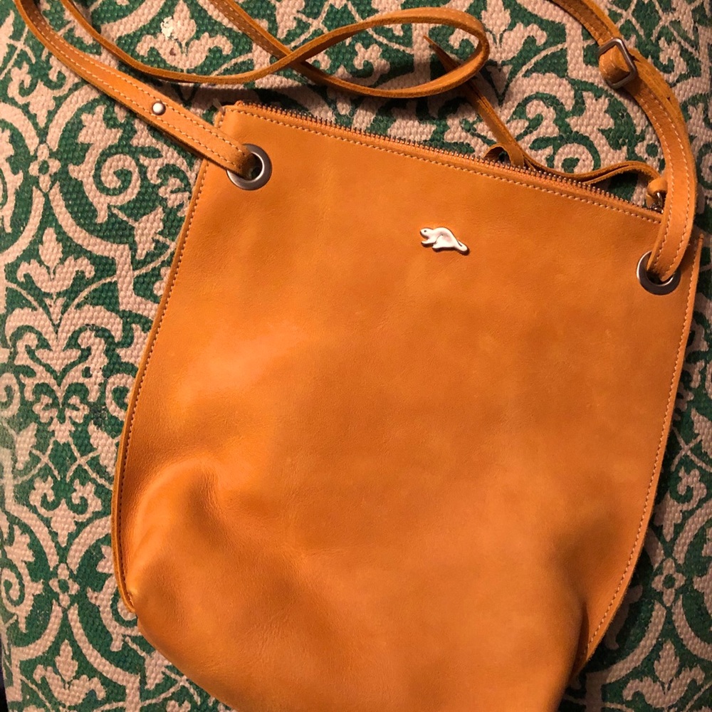 NWOT Genuine Leather Roots crossbody bag